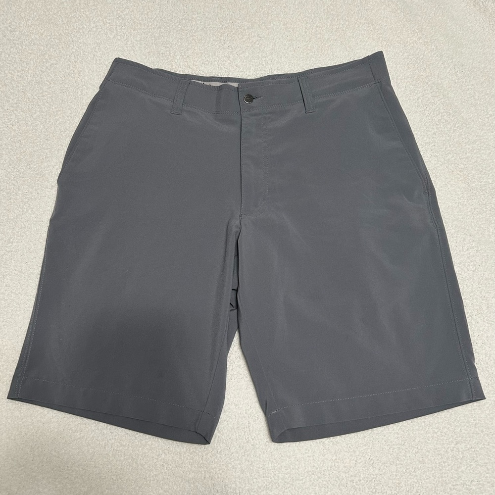 Calloway Men's Gray Shorts Golf Shorts. 38”